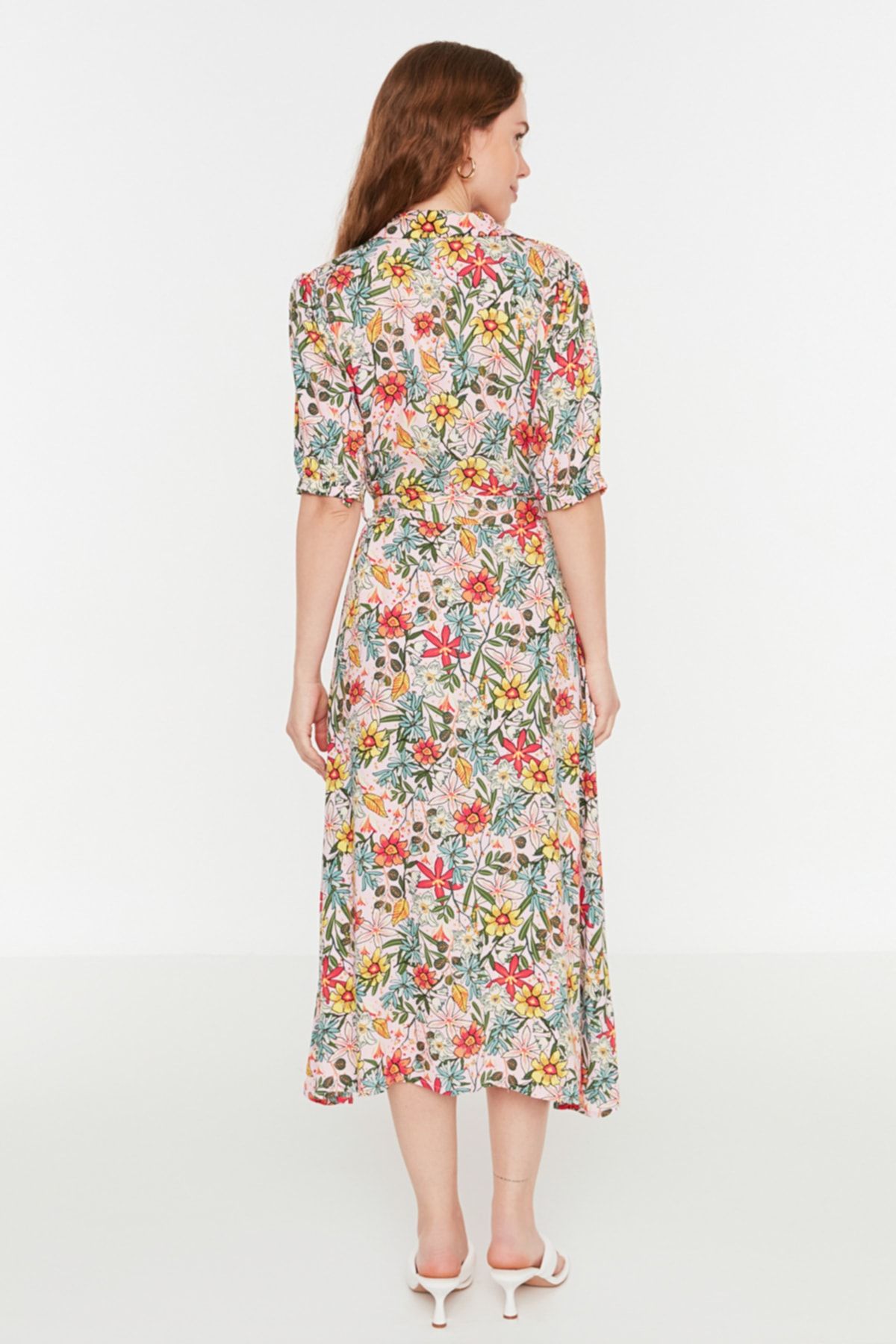 Trendyol Collection-Φόρεμα πουκάμισο από βισκόζη σε λιλά λουλουδάτο ζωσμένο μίντι υφαντό TWOSS20EL1559 5