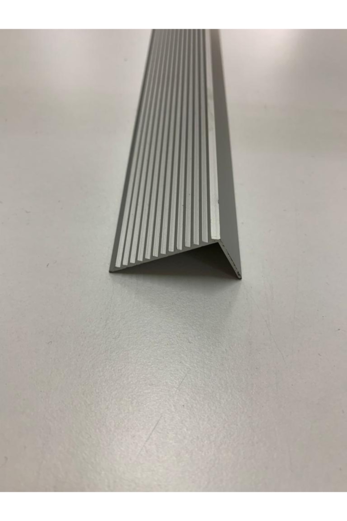 DORA Alüminyum 4x2 L Köşe Merdiven Basamak Profili Mat Gri 90 Cm