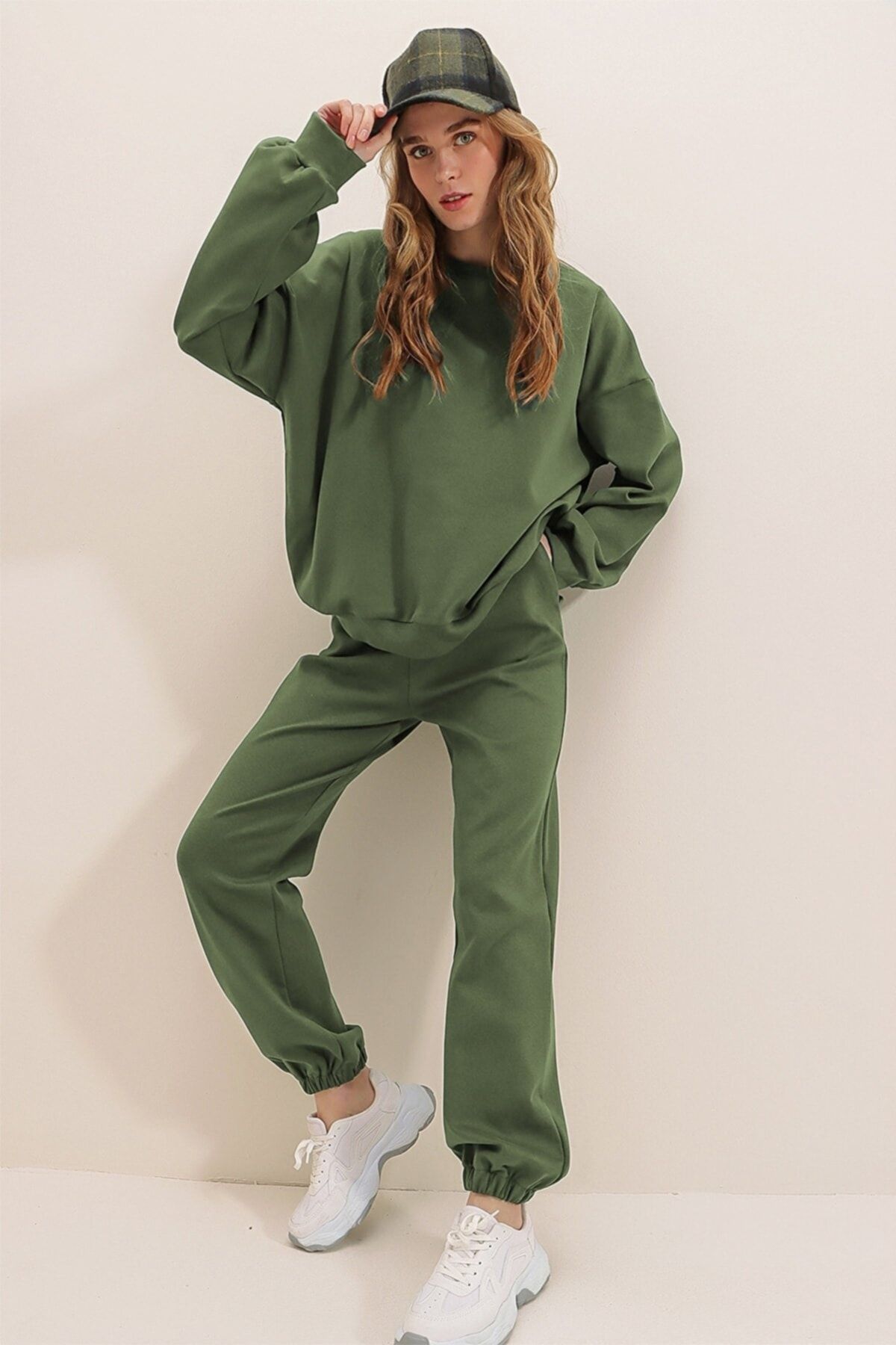 Olive green sweatsuit womens 2025