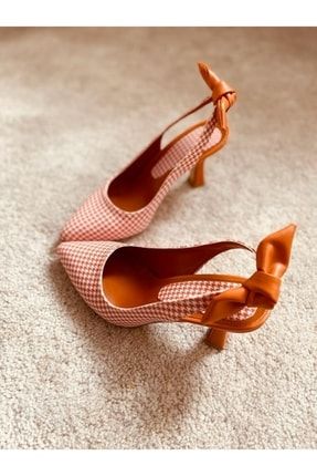 Turuncu Kaz Ayağı Desenli Topuklu Ayakkabı LA08004