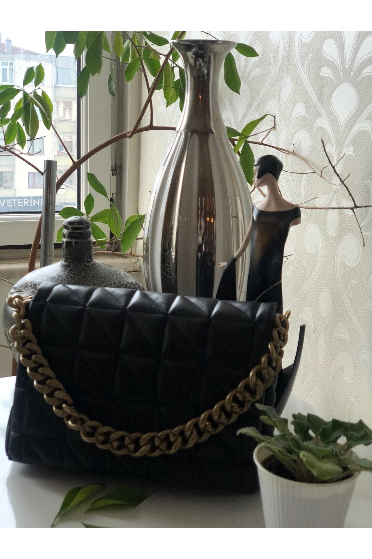 Elissa butik Önü Zincir Detaylı Kapitone Omuz Ve Elde Tutmalı Çanta Fiyatı, Yorumları - TRENDYOL