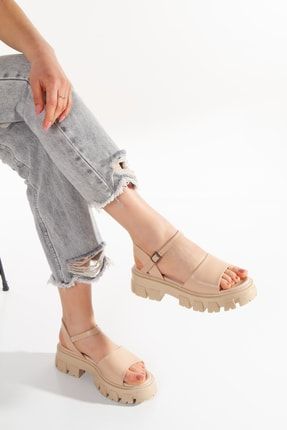 Nut Yüksek Yumuşak Taban Tokalı Kalın Şeritli Yazlık Sandalet kcli-sandalet-01