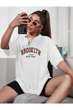 Brooklyn Baskılı Oversize Beyaz T-shirt T049