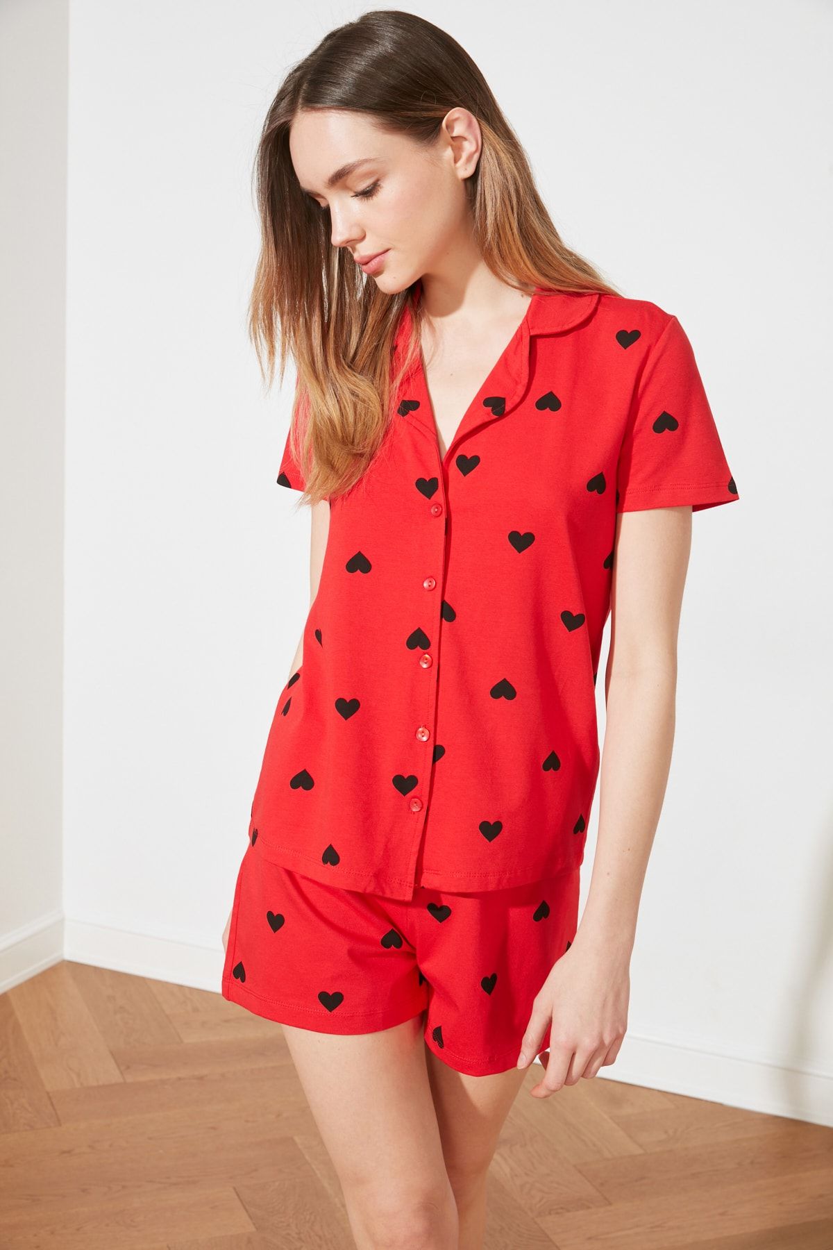 Trendyol Collection-Rotes Baumwoll-Shorts-Pyjama-Set mit Herzen – THMSS21PT0756 12