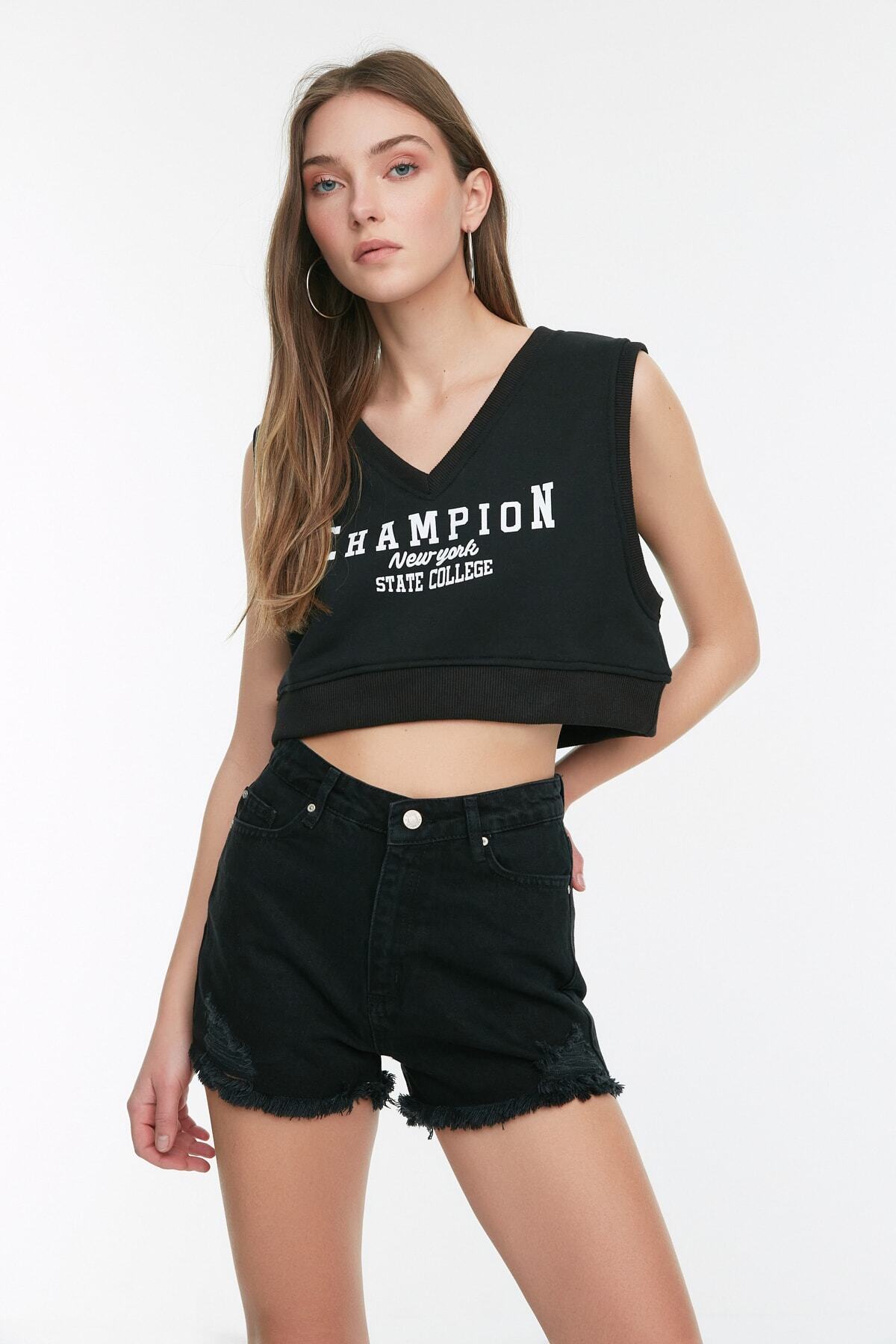 Trendyol Collection-Schwarze, zerrissene Mini-Jeansshorts mit hoher Taille TWOSS22SR0566 5