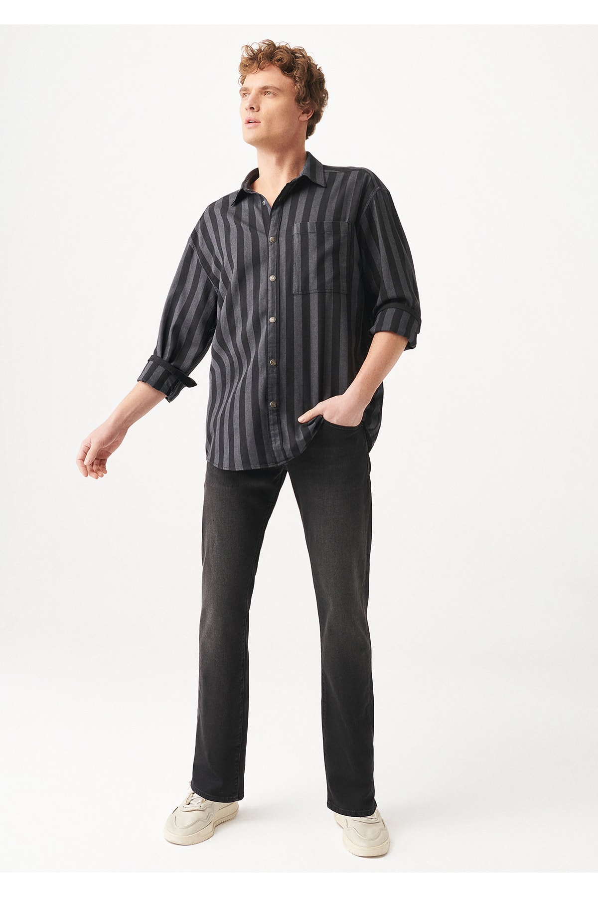 شلوار ماوی جین مشکی مردانه پاچه گشاد کمر استاندارد مدل هانتر  MAVI