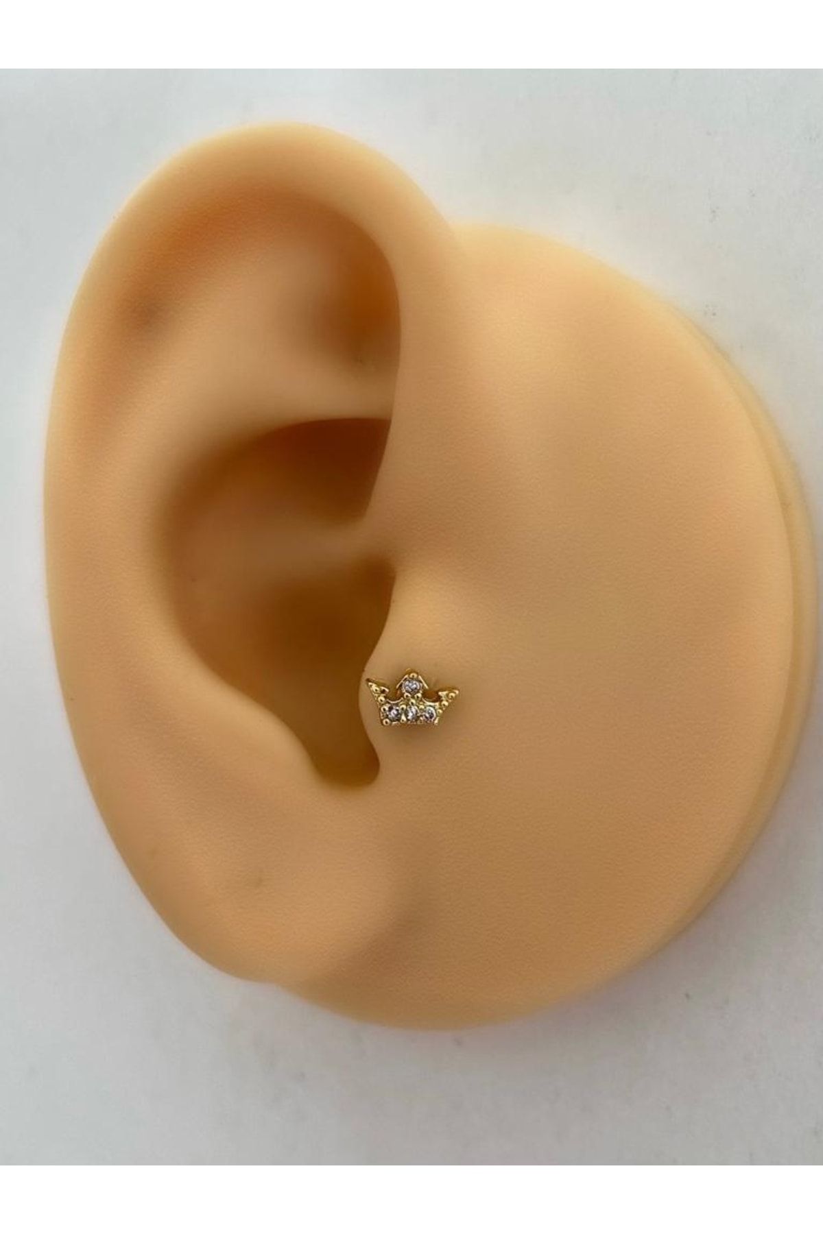Flat clearance tragus piercing