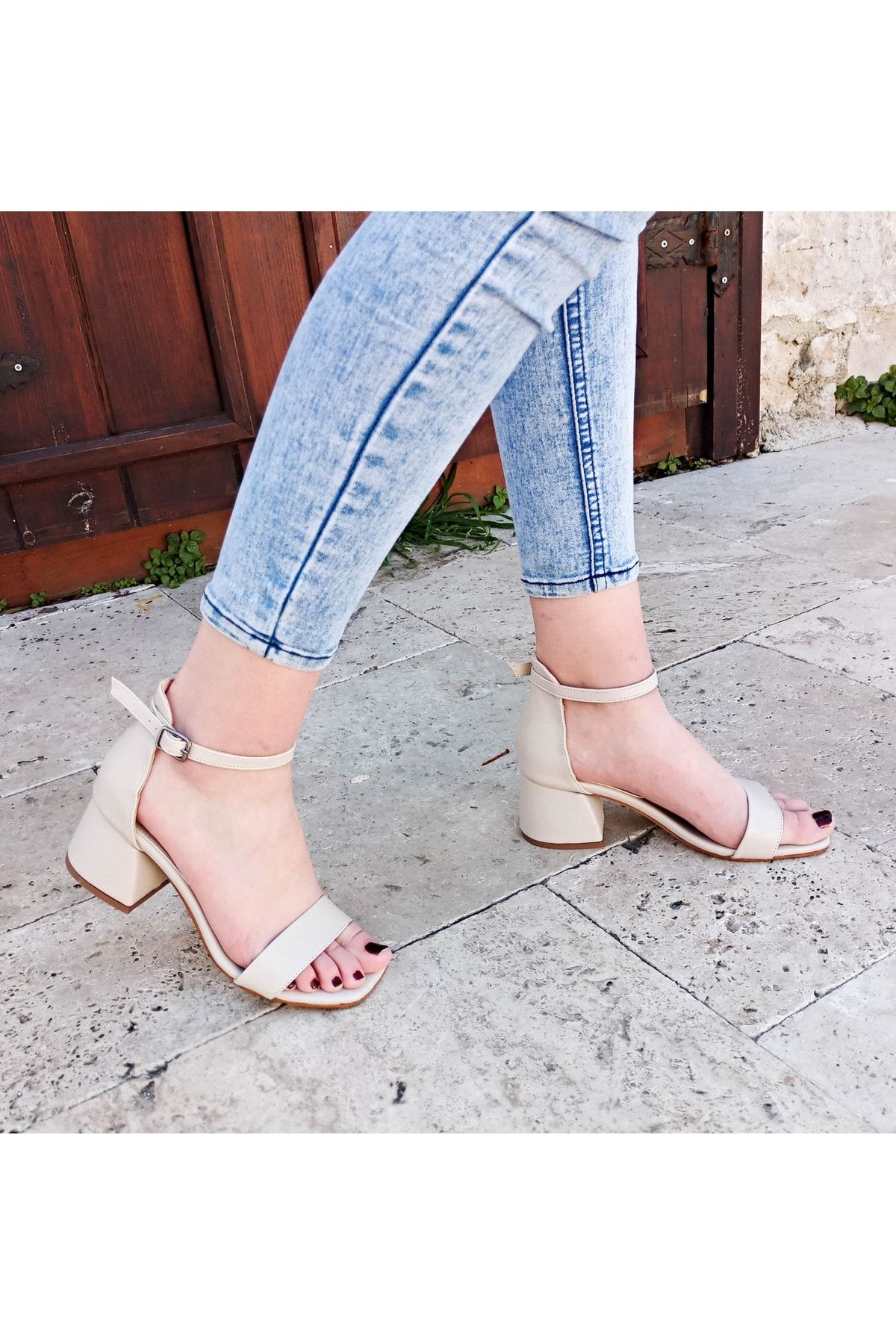 White line sandals hotsell