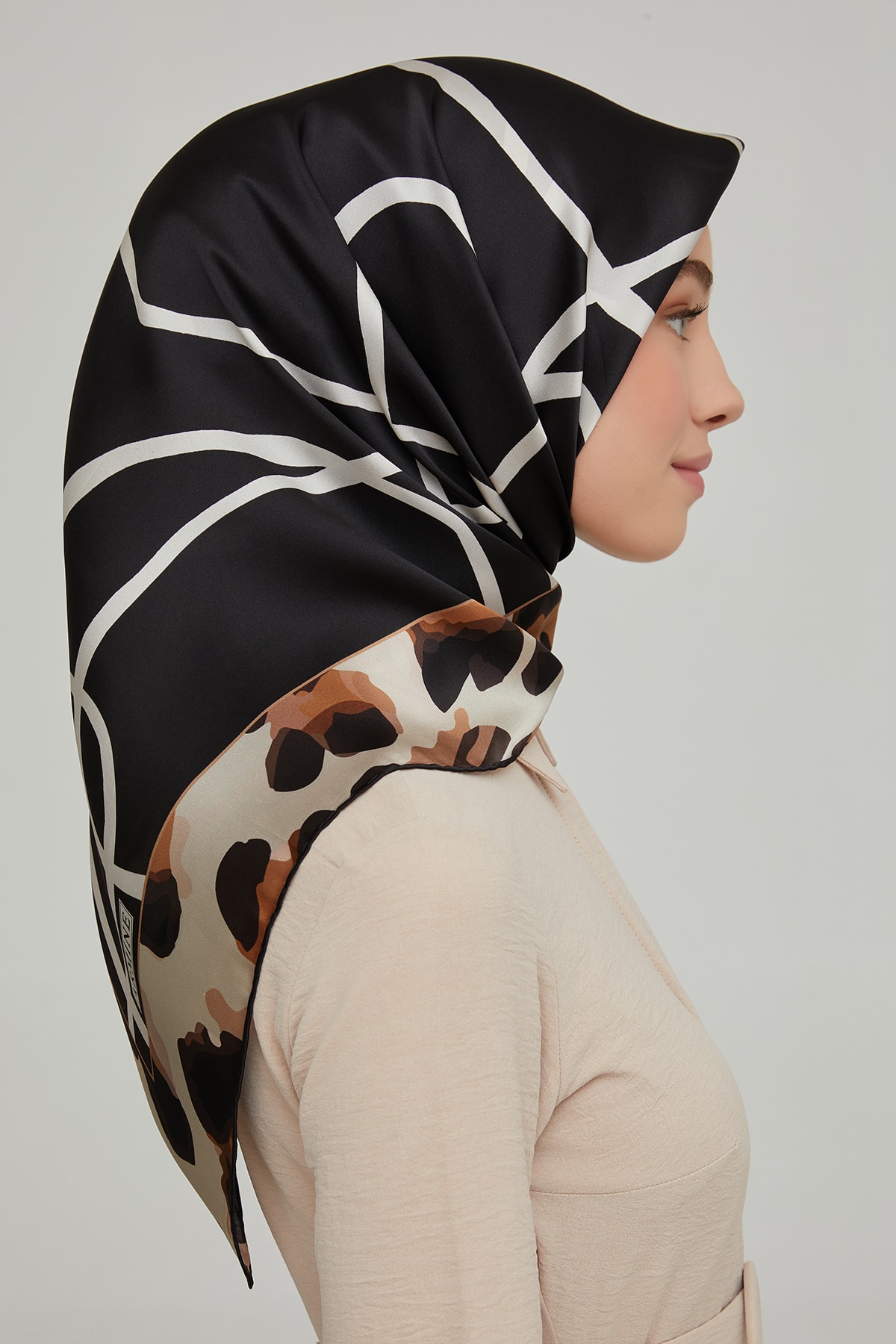 روسری زنانه آرمینه | E21KA8653D04 Armine - Image 4