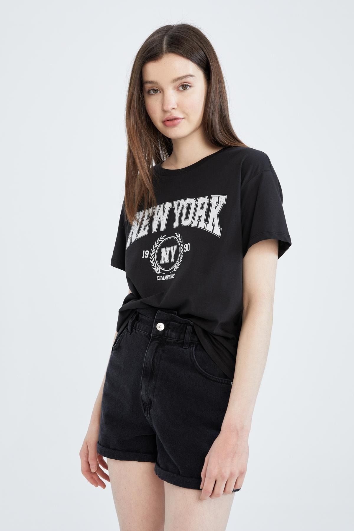 DeFacto T-Shirt Schwarz Regular Fit