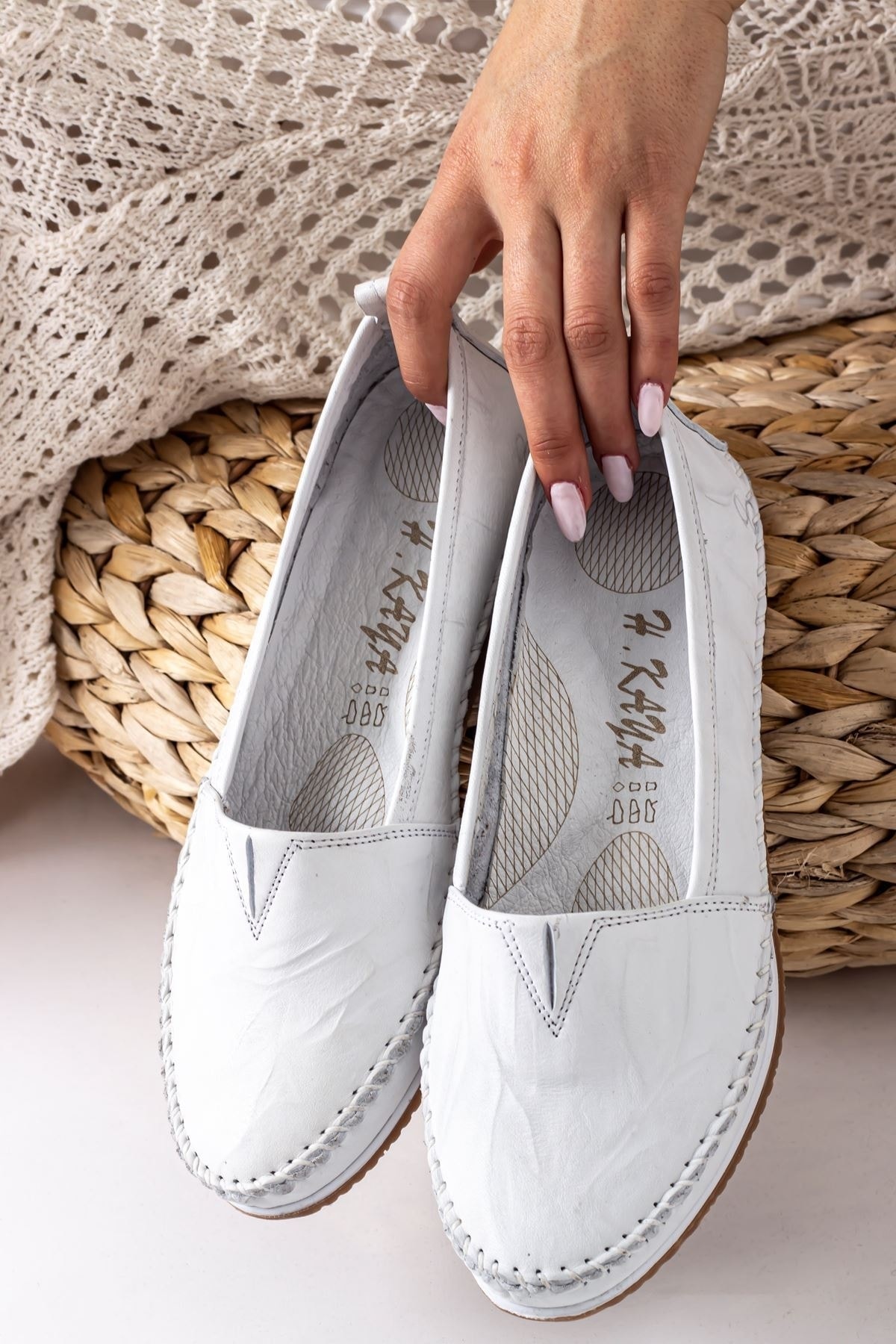 Lal Shoes & Bags Barve ( %100 ) Hakiki Deri Rahat Kadın Babet-beyaz