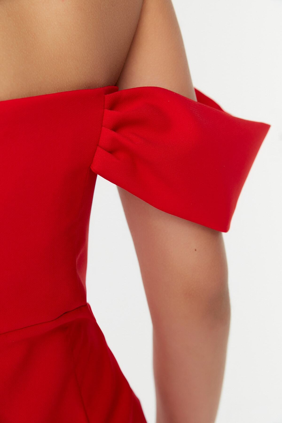 Trendyol Collection Czerwony tkany kombinezon na fiszbinach - TPRSS22TU0070