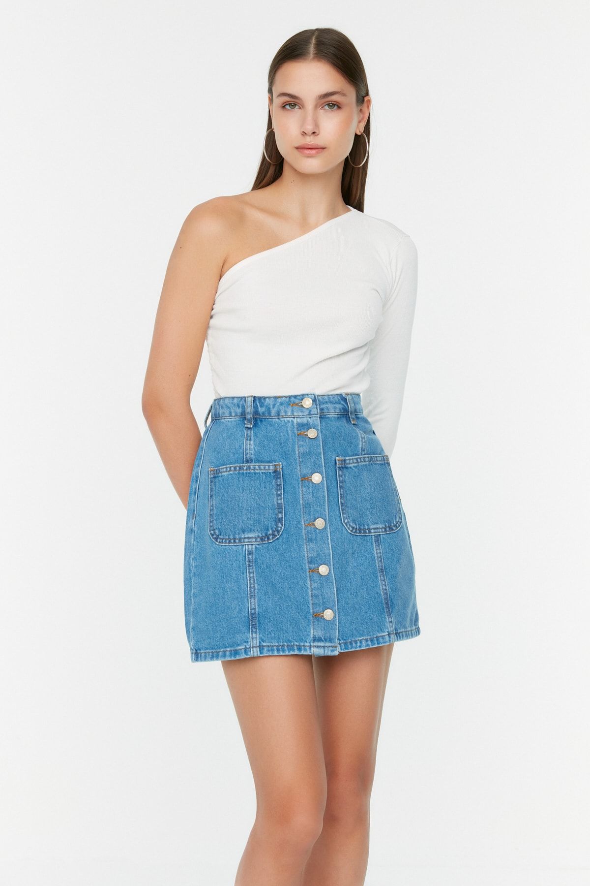 Trendyol Collection Kék, állítható elülső gombos mini farmerszoknya varrással TWOSS22ET00050