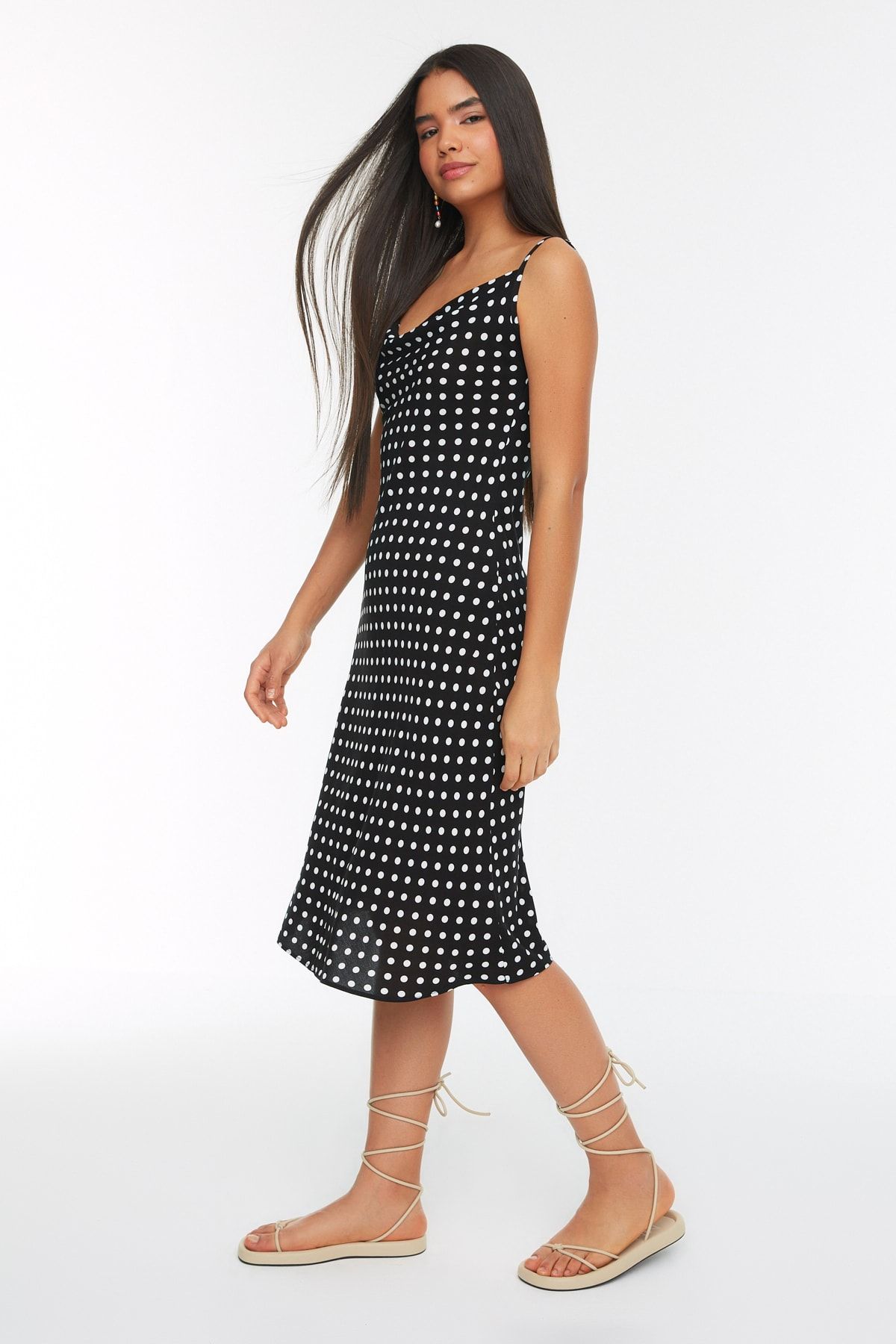 Trendyol Collection-Чорна облягаюча сукня міді з віскози в горошок TWOSS19EL0172 4