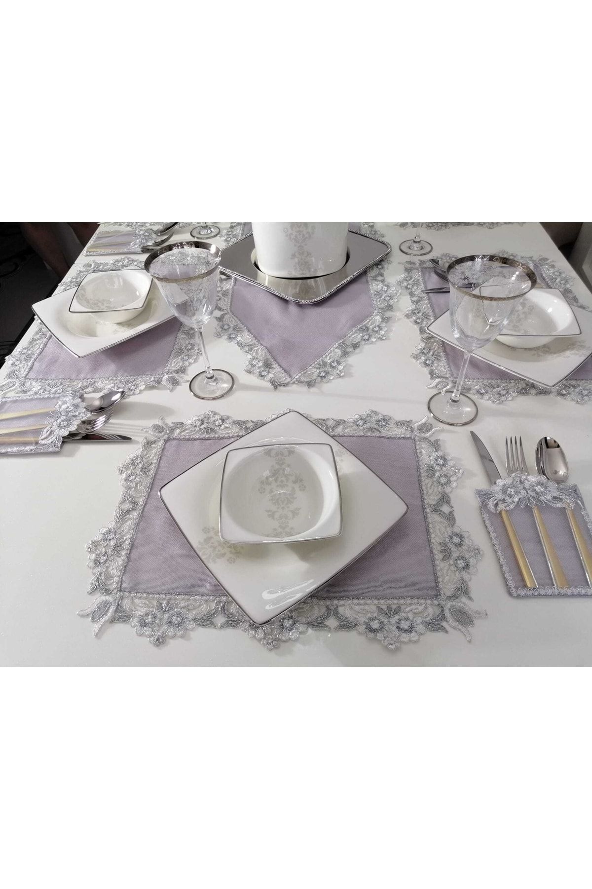 Lady Rio Set De Plăci Și Alergători Brodate De Serviciu American Pentru 6 Persoane Set De Masă Și Prezentare Culoare Gri-argintiu - One Size
