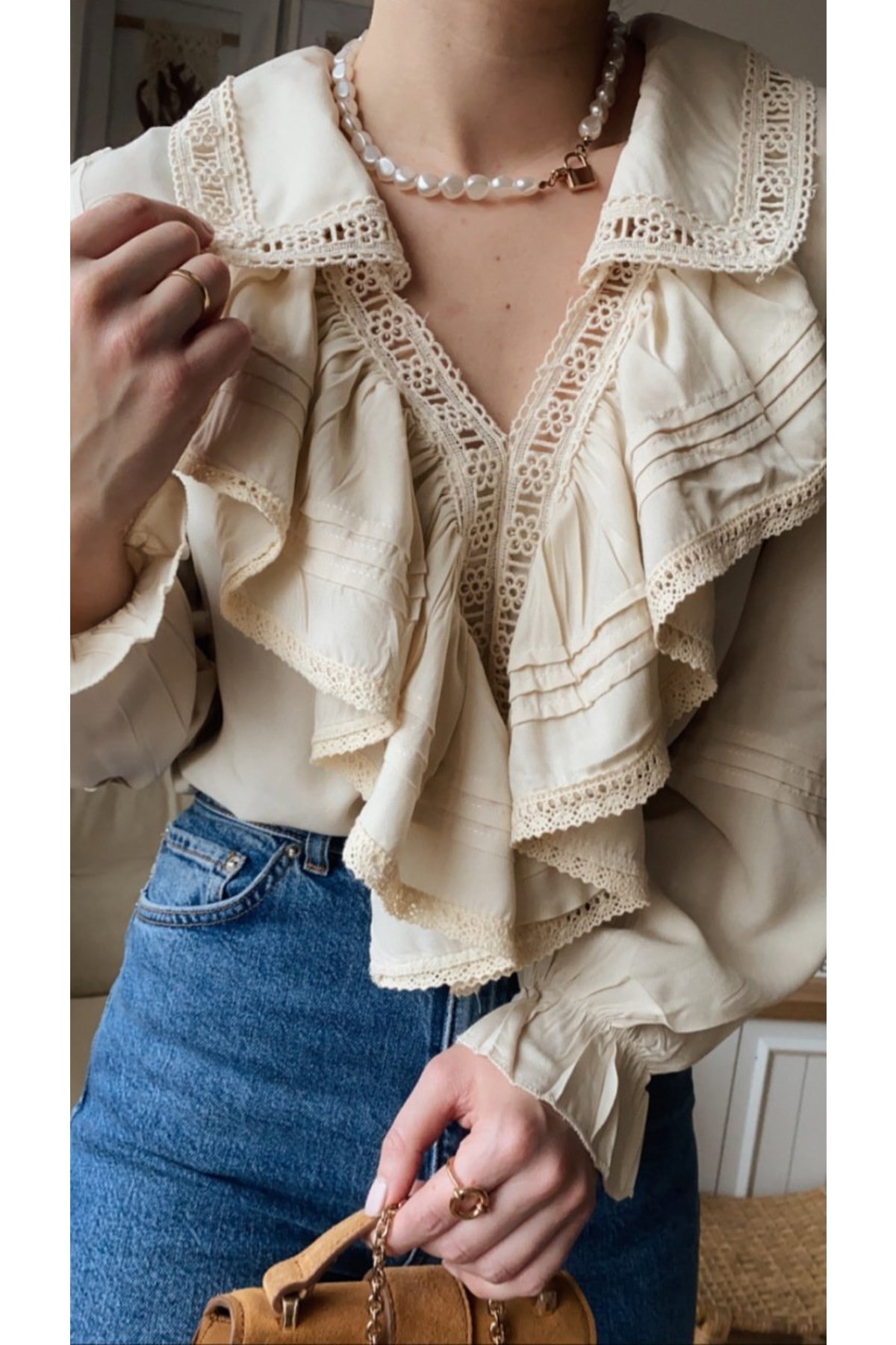 Beige Color Guipure And Lace Detailed Flywheel Cotton Blouse