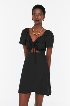 Siyah Cut Out Detaylı Elbise TWOSS22EL00427