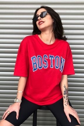 Boston Baskılı Kırmızı Oversize Kadın T-shirt bostontshirt