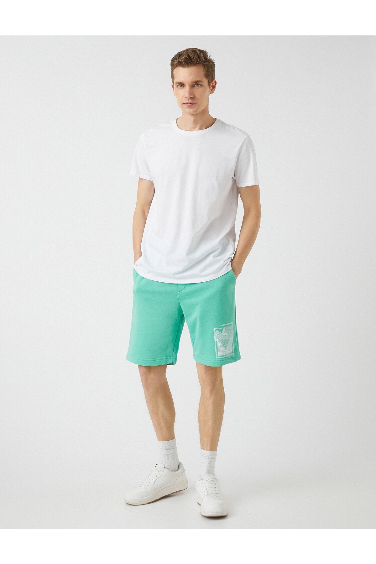 Koton Shorts Grün Mittlerer Bund