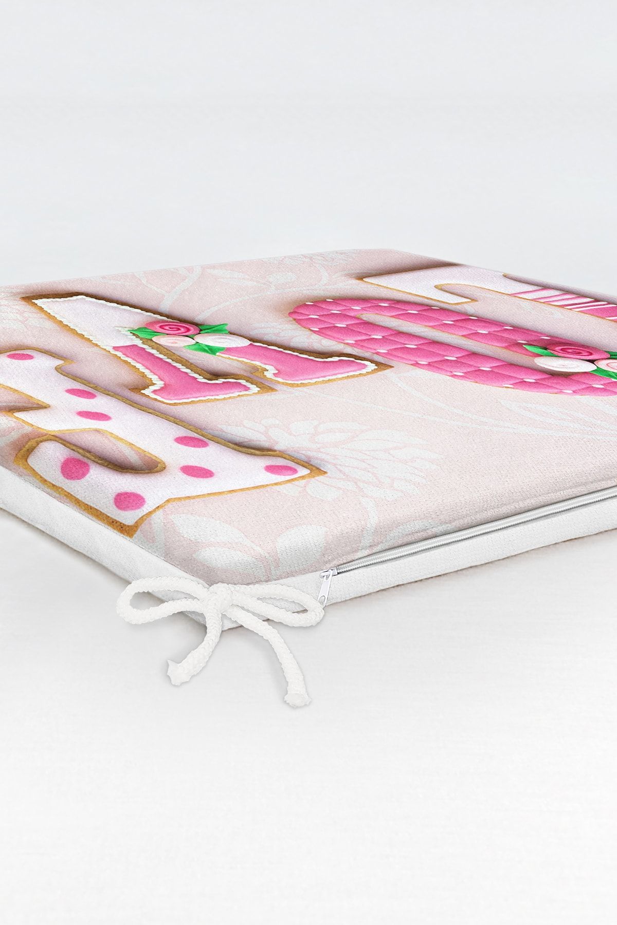 Realhomes-Love Themed Digital Printed Zippered Chair Cushion 6