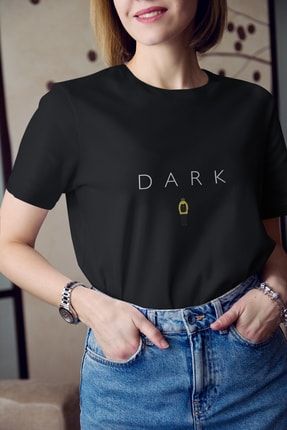 Netflix The Dark Baskılı Tişört Kadın Sevgiliye Arkadaşa Hediye Doğum Günü Hediyesi Pamuklu T-shirt K-K-D100009