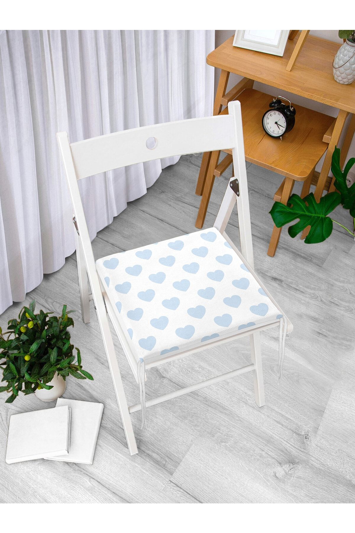 Realhomes-Heart Pattern Digital Printed Zippered Chair Cushion 2