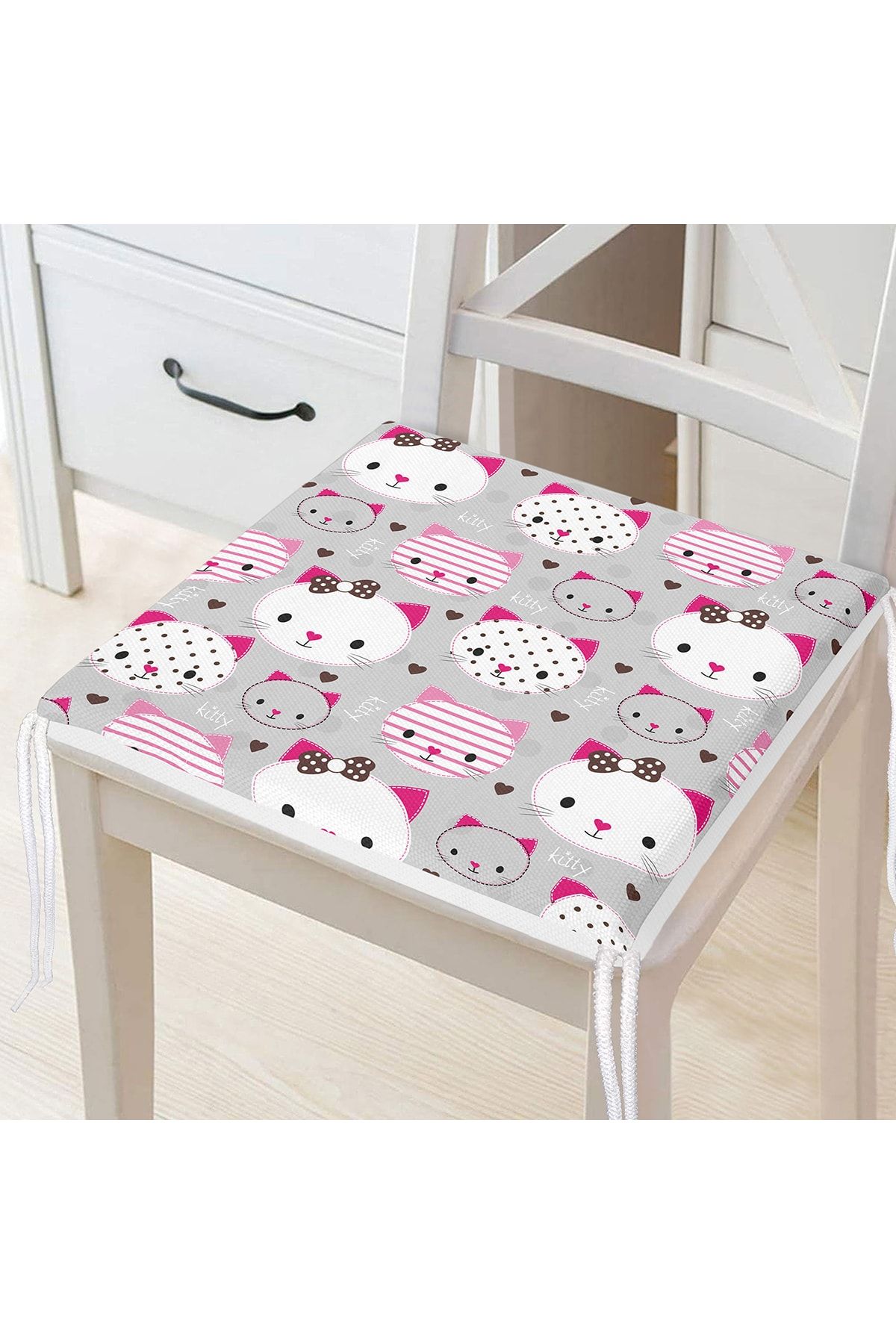 Realhomes-Hello Kitty Motif Digital Printed Modern Zippered Chair Cushion 1