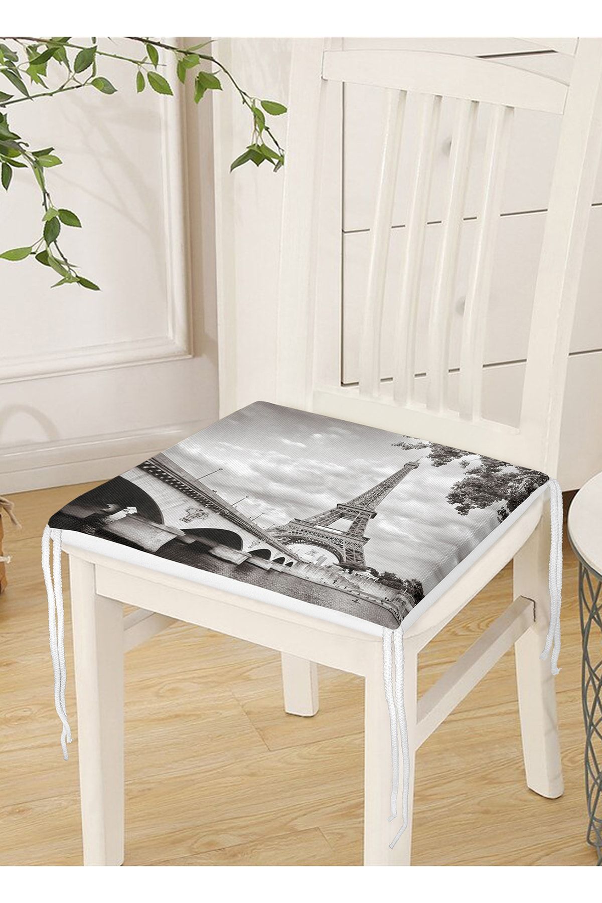 Realhomes-Eiffel Tower Digital Printed Zippered Chair Cushion 3