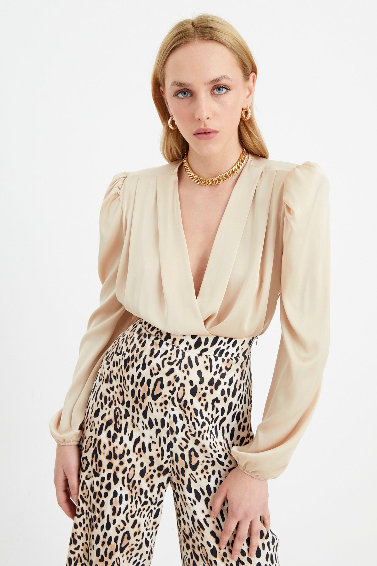 complete the look image