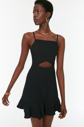 Siyah Cut Out Detaylı Elbise TWOSS22EL00262