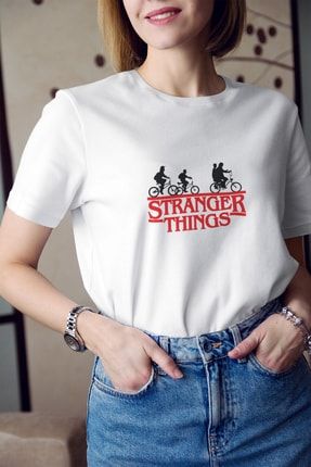 Kadın Stranger Things Kırmızı Yazı Ve Silüet Baskılı %100 Pamuk Tişört K-K-D35