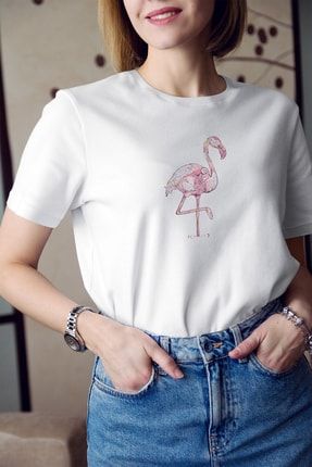 Kadın Beyaz Desenli Renkli Flamingo Baskılı Tişört K-K-L205