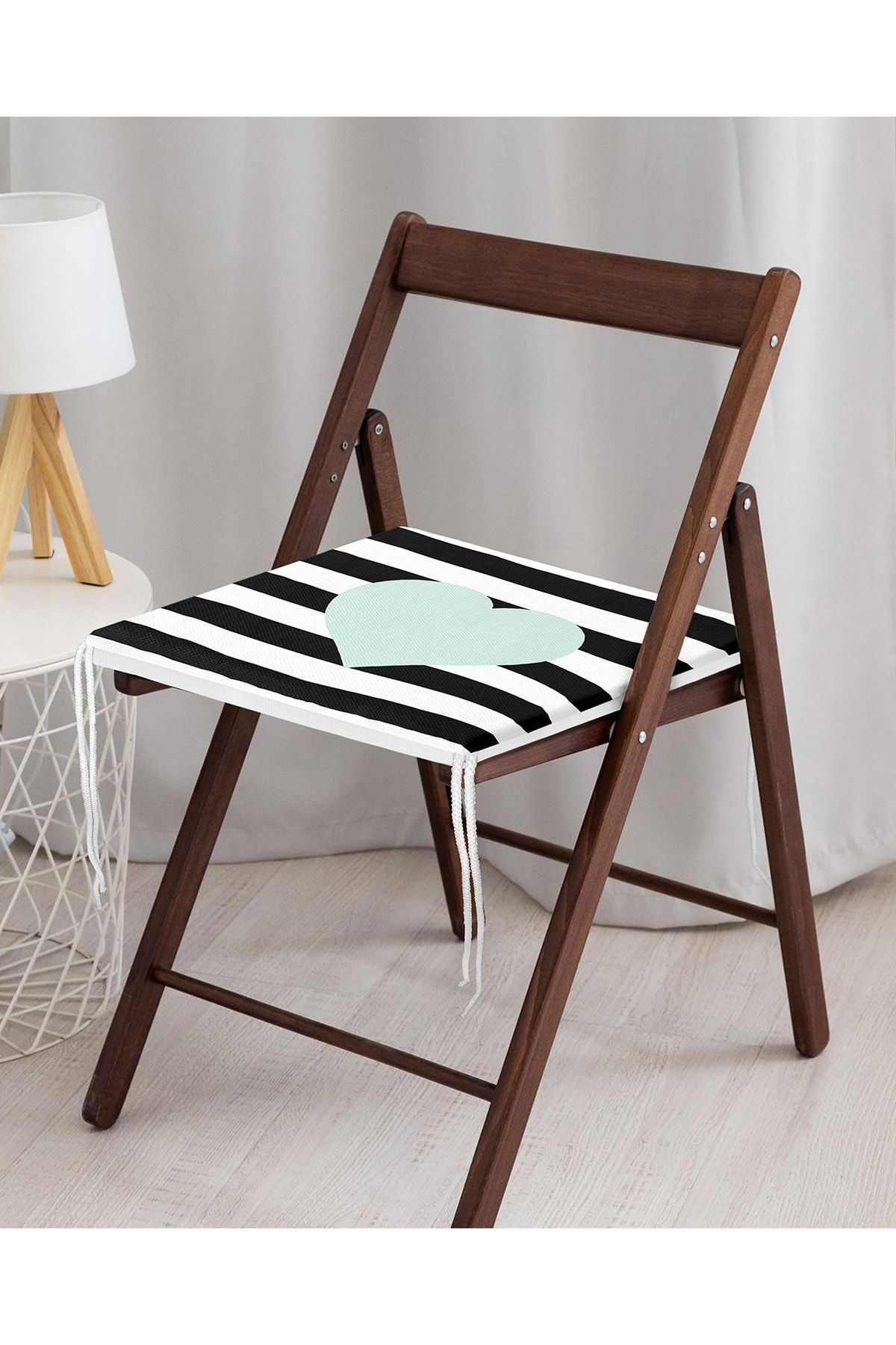Realhomes-Heart Pattern Digital Printed Zippered Chair Cushion 4