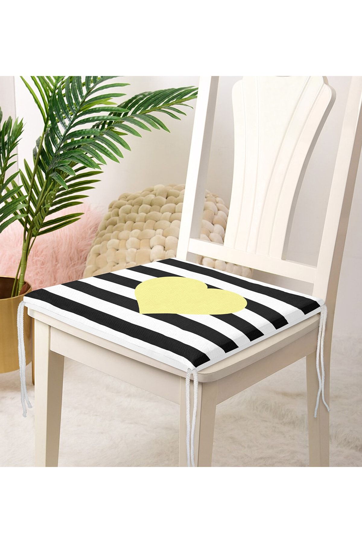 Realhomes-Modern Heart Patterned Digital Printed Zippered Chair Cushion 4