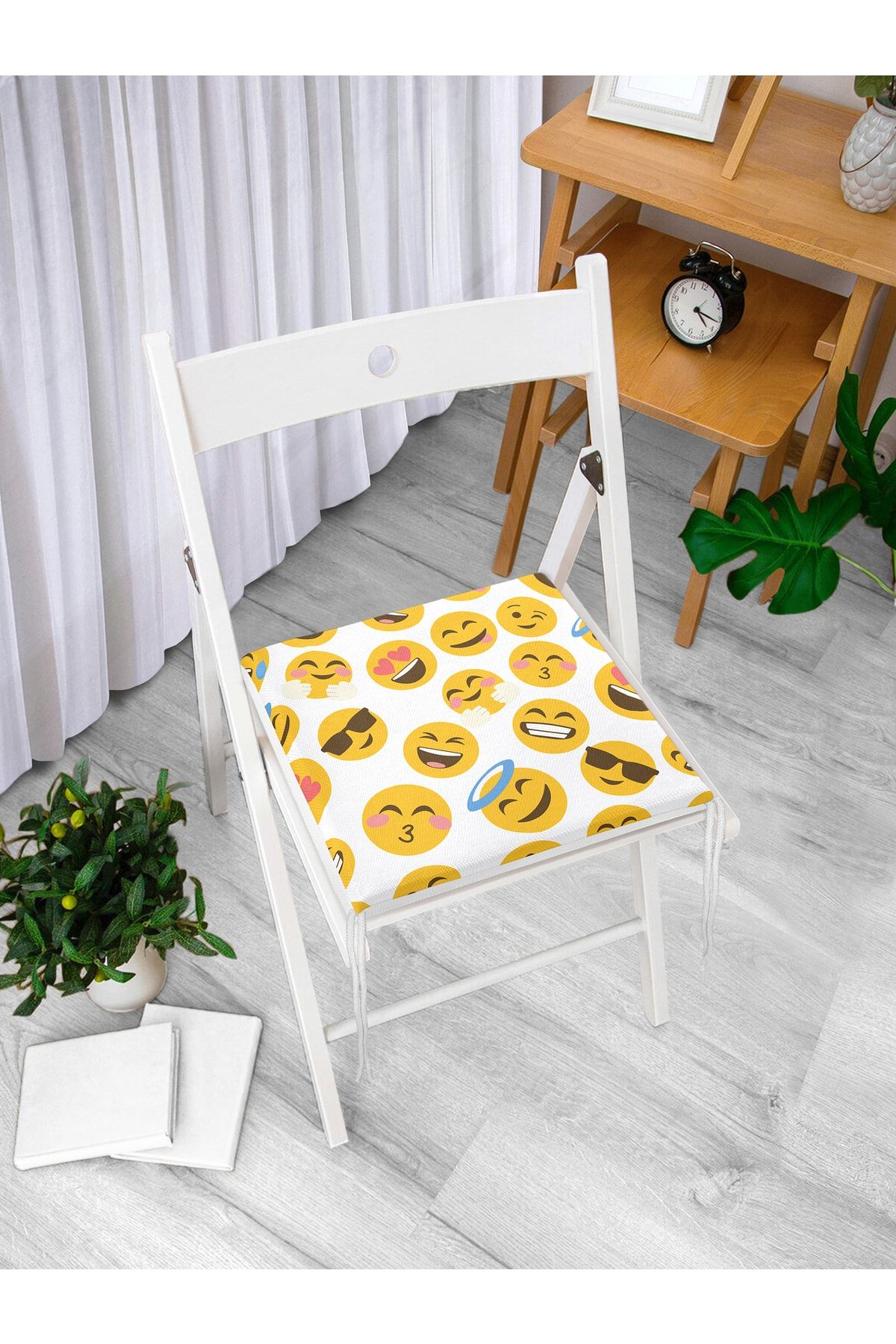 Realhomes-Emoji Digital Printed Modern Zippered Chair Cushion 3