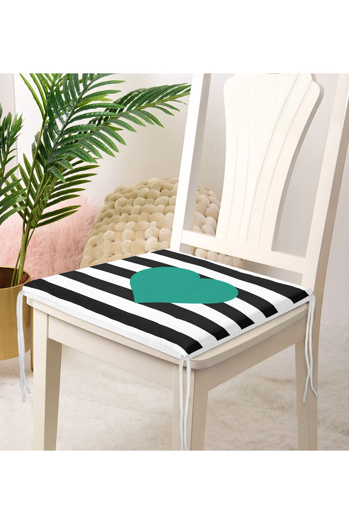 Realhomes-Modern Heart Patterned Digital Printed Zippered Chair Cushion 4