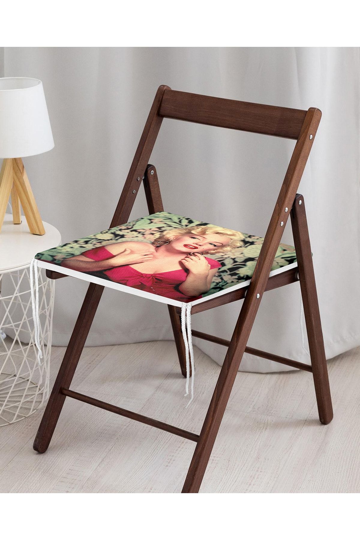 Realhomes-Ottomans Themed Digital Printed Zippered Chair Cushion 4