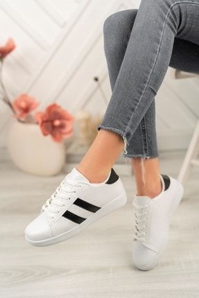 Beyaza Siyah Şeritli Spor Ayakkabı İLY01