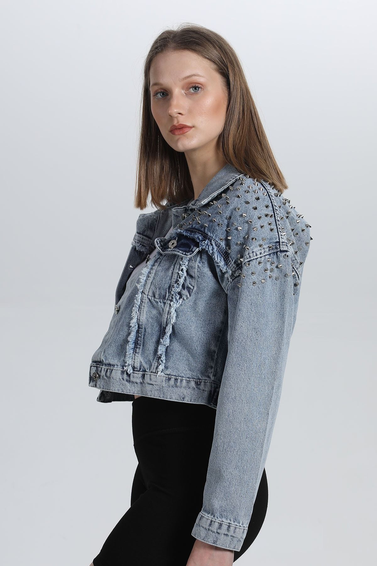 SAG JEANS Women s Short Denim Jacket with Stud Detail on the Collar