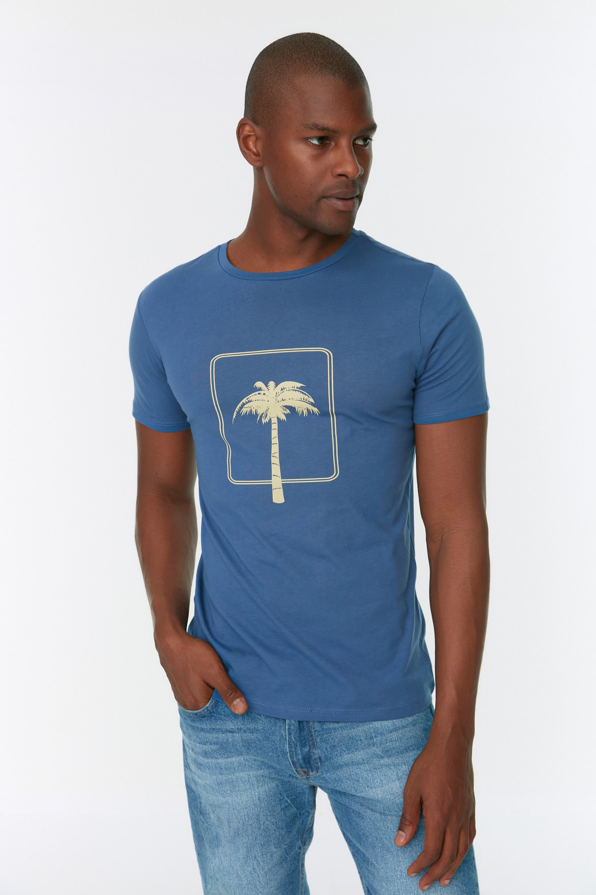 Trendyol Collection T-Shirt Blau Slim Fit Fast ausverkauft