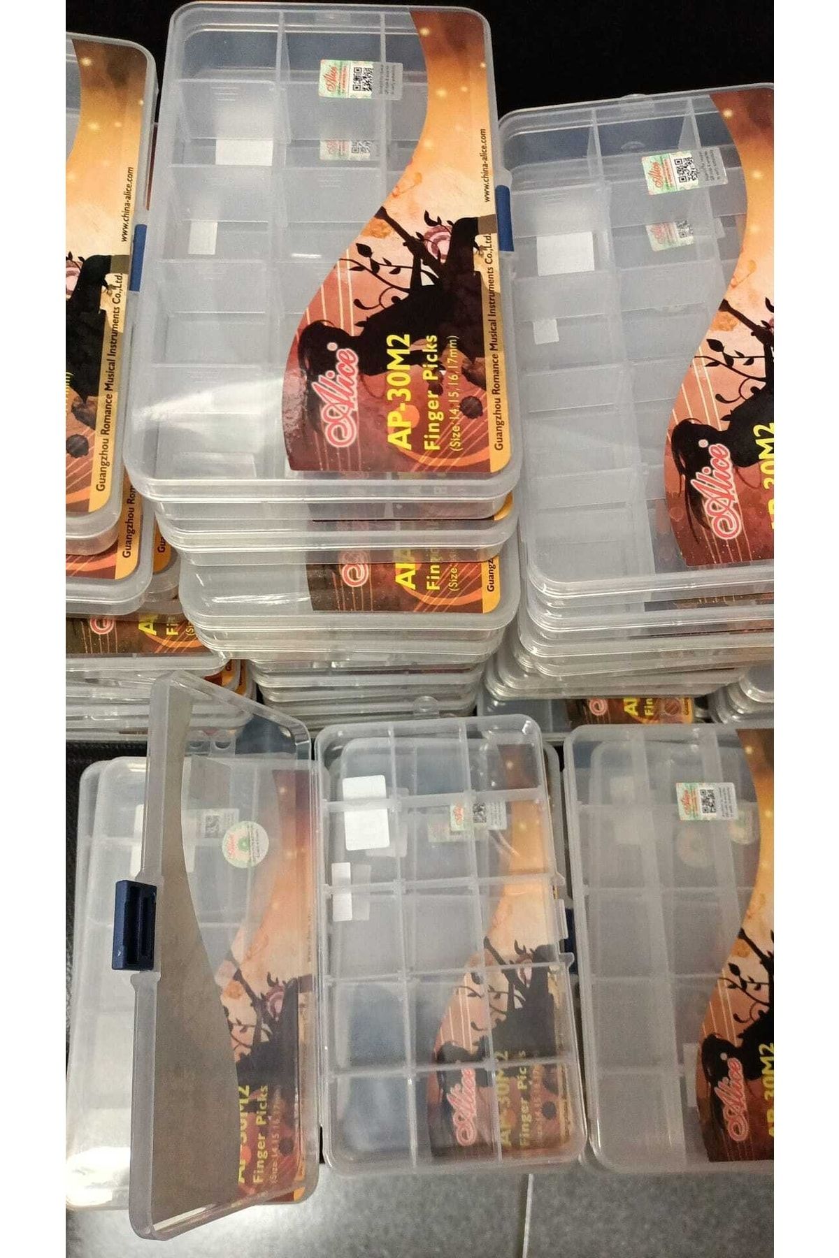 Alice-Plastic Plectrums Box with 9 Compartments and Lock Lid and 5 Plectrums Gift 2