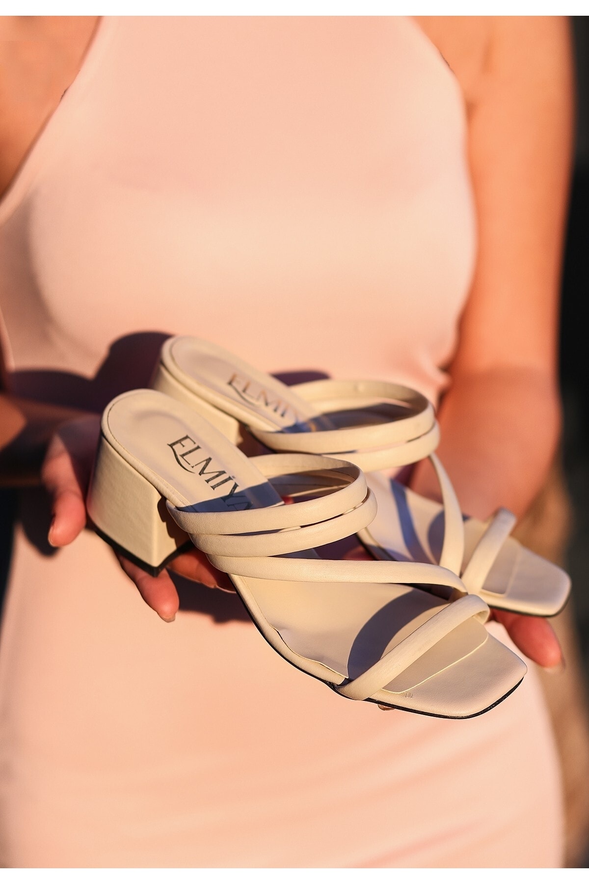 Poyte Ten Cilt Topuklu Terlik