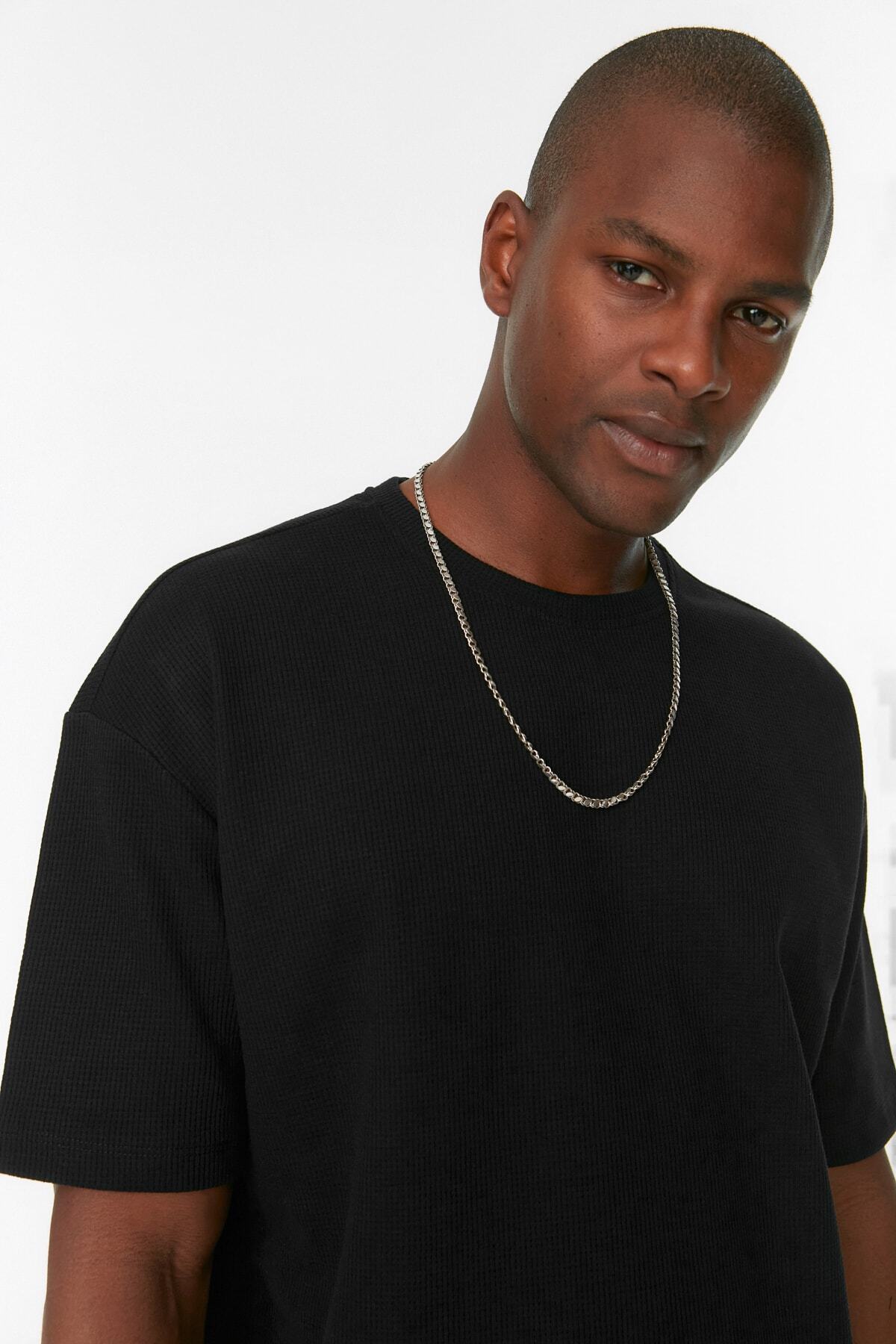 Trendyol Collection-Černé oversize tričko Basic s krátkým rukávem TMNSS22TS00049 5