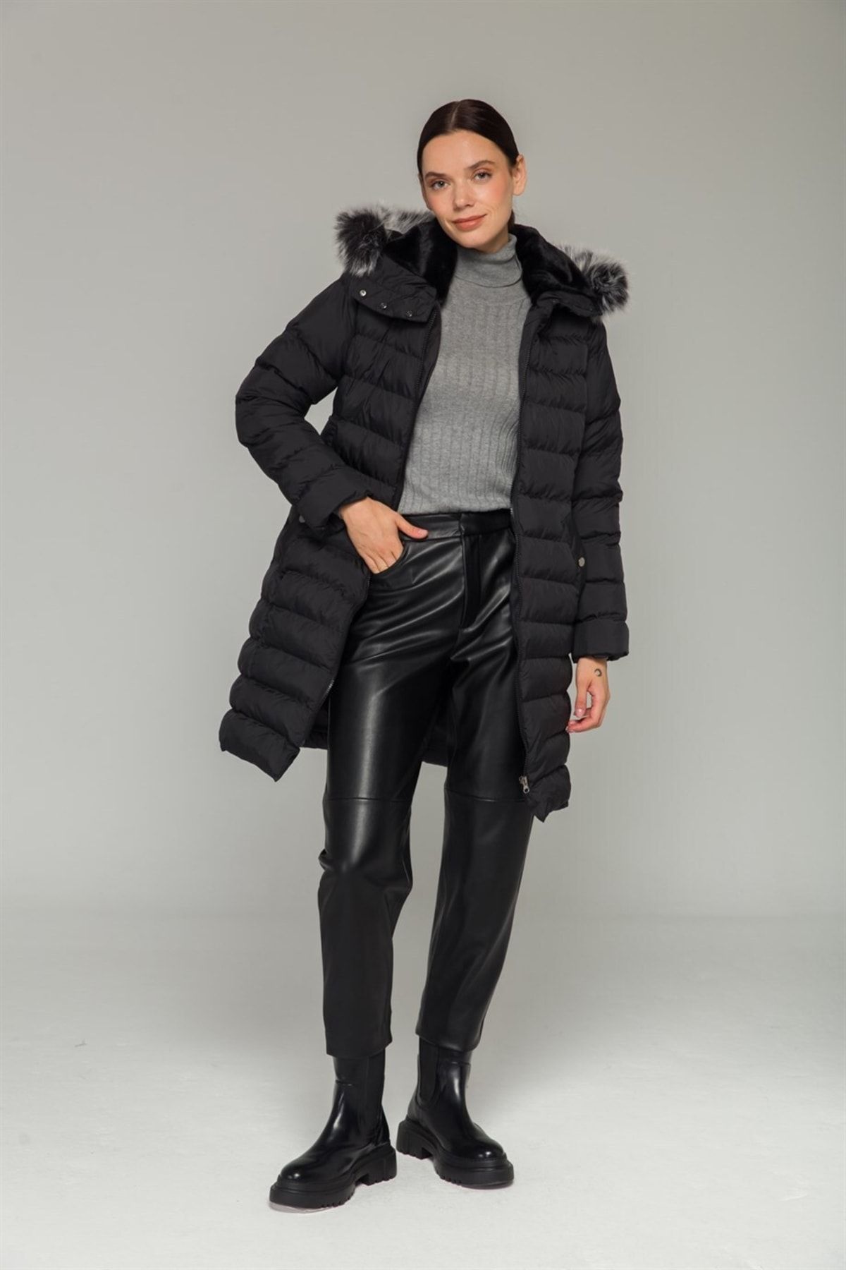 Olcay Winterjacke Schwarz Puffer Fast ausverkauft