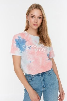 Çok Renkli Batik Baskılı Semifitted Petite Örme T-Shirt TWOSS22TS00058