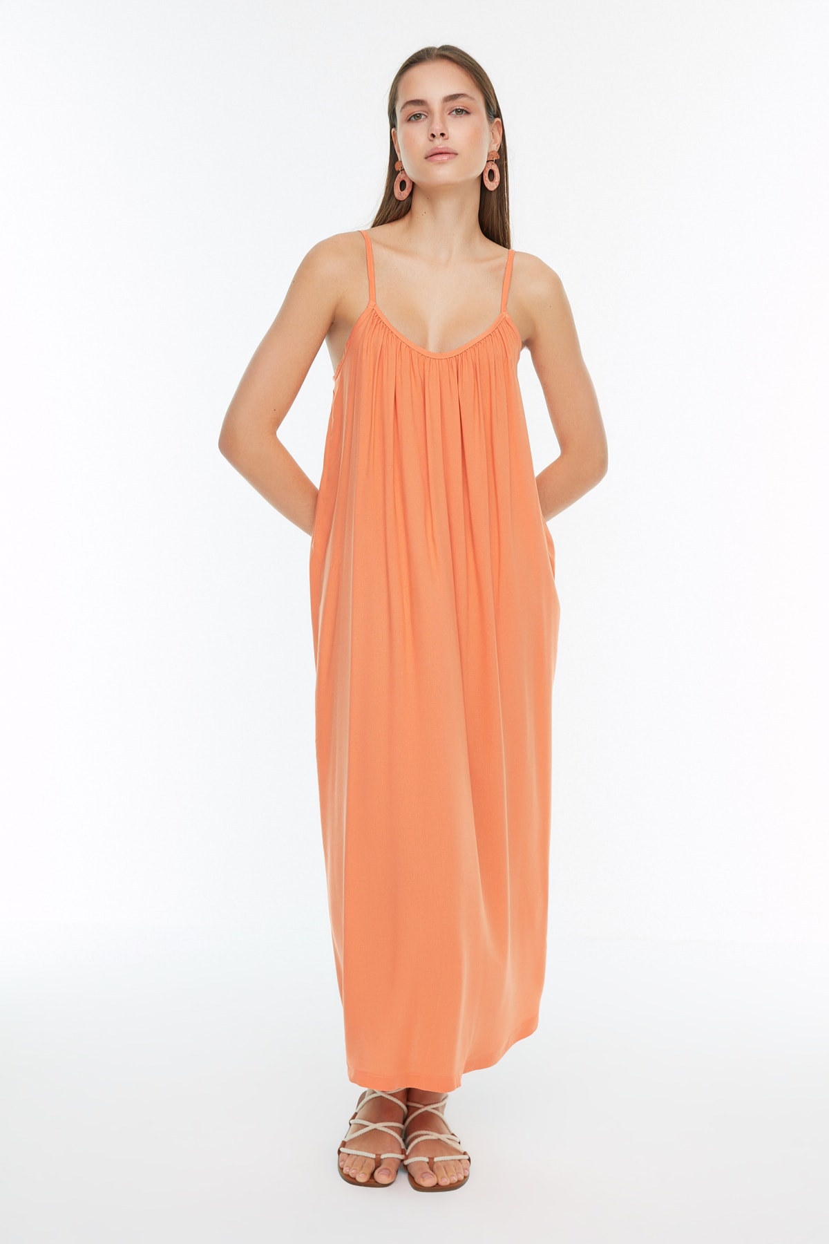 Trendyol Collection Kleid Braun Shift Fast ausverkauft