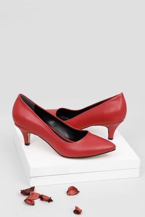 Kırmızı Gön Sivri Burun İnce Topuklu Kadın Klasik Ayakkabı 36600 DDZA56536600