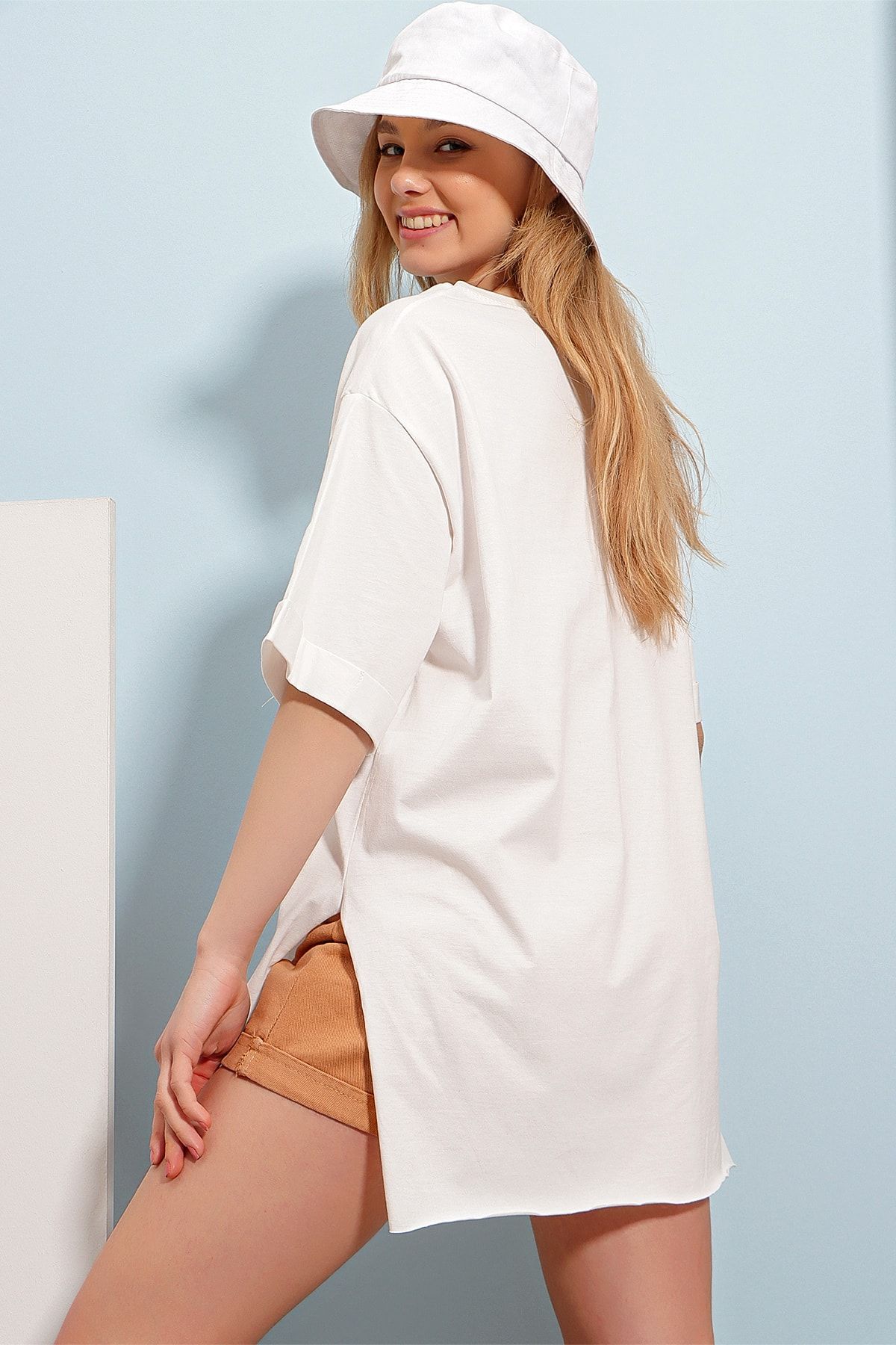 Trend Alaçatı Stili T-Shirt - White - Oversize - Trendyol