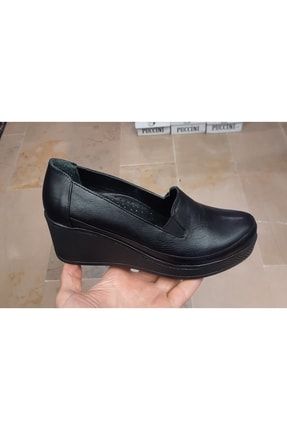 Kadın Hakiki Deri Ortopedik Dolgu Taban Yanları Lastikli Siyah Ayakkabı AYK100029