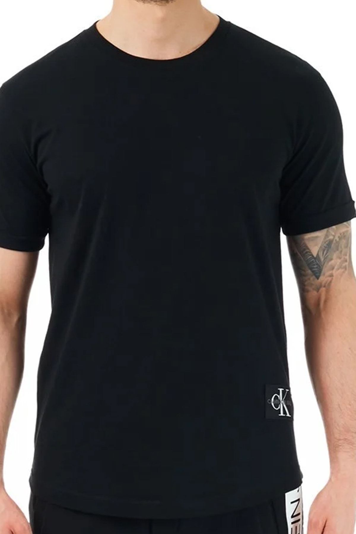 تی شرت مشکی مردانه نشان روشن آستین اورجینال Calvin Klein